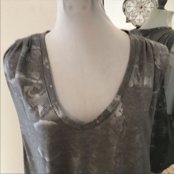 Fabletics gray tank top size XXL metallic floral - Picture 3 of 7